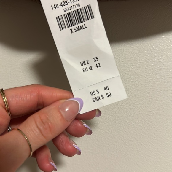 ABERCOMBIE & FITCH CROPPED HALTER TOP - NWT - Picture 2 of 3